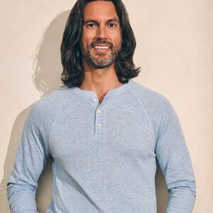 NWOT Faherty Long-Sleeve Newport Cloud Henley Light Blue Heather - M